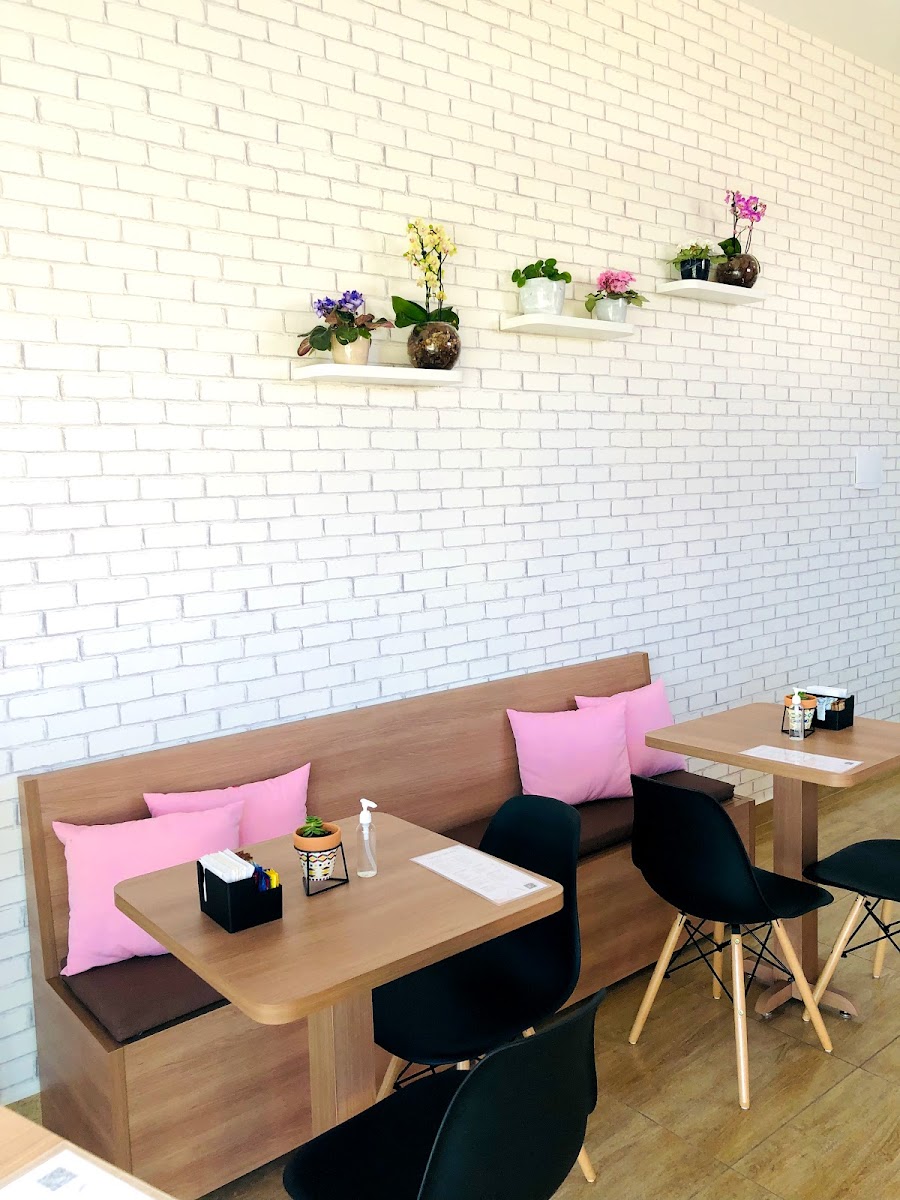 A Colher Confeitaria Artesanal e Cafeteria