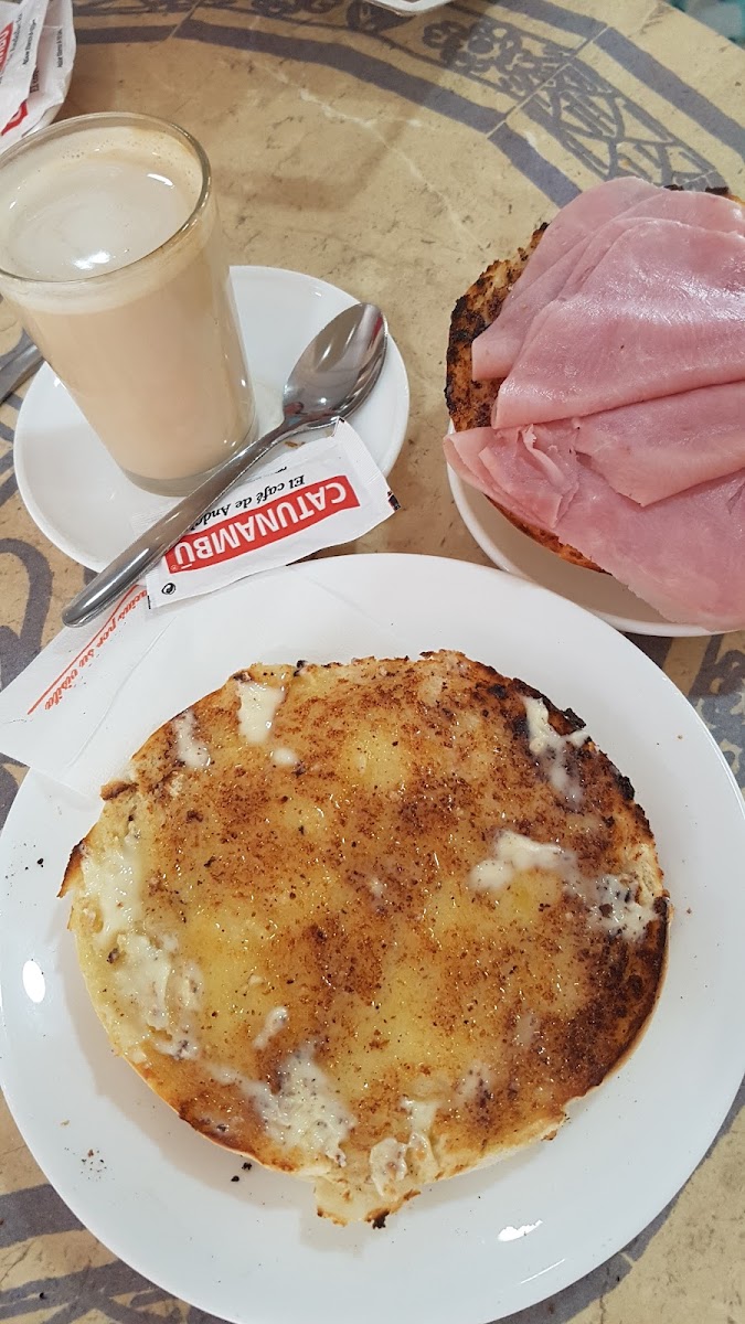 Cervecería - Cafetería Coimbra. Hnos. Orcha Valle. - 8