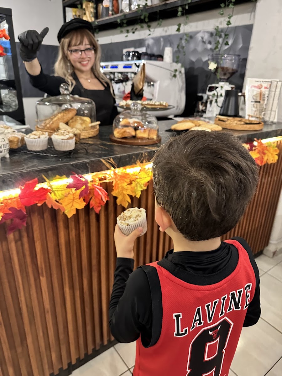 Santa Almendra: Repostería y Barra de Café