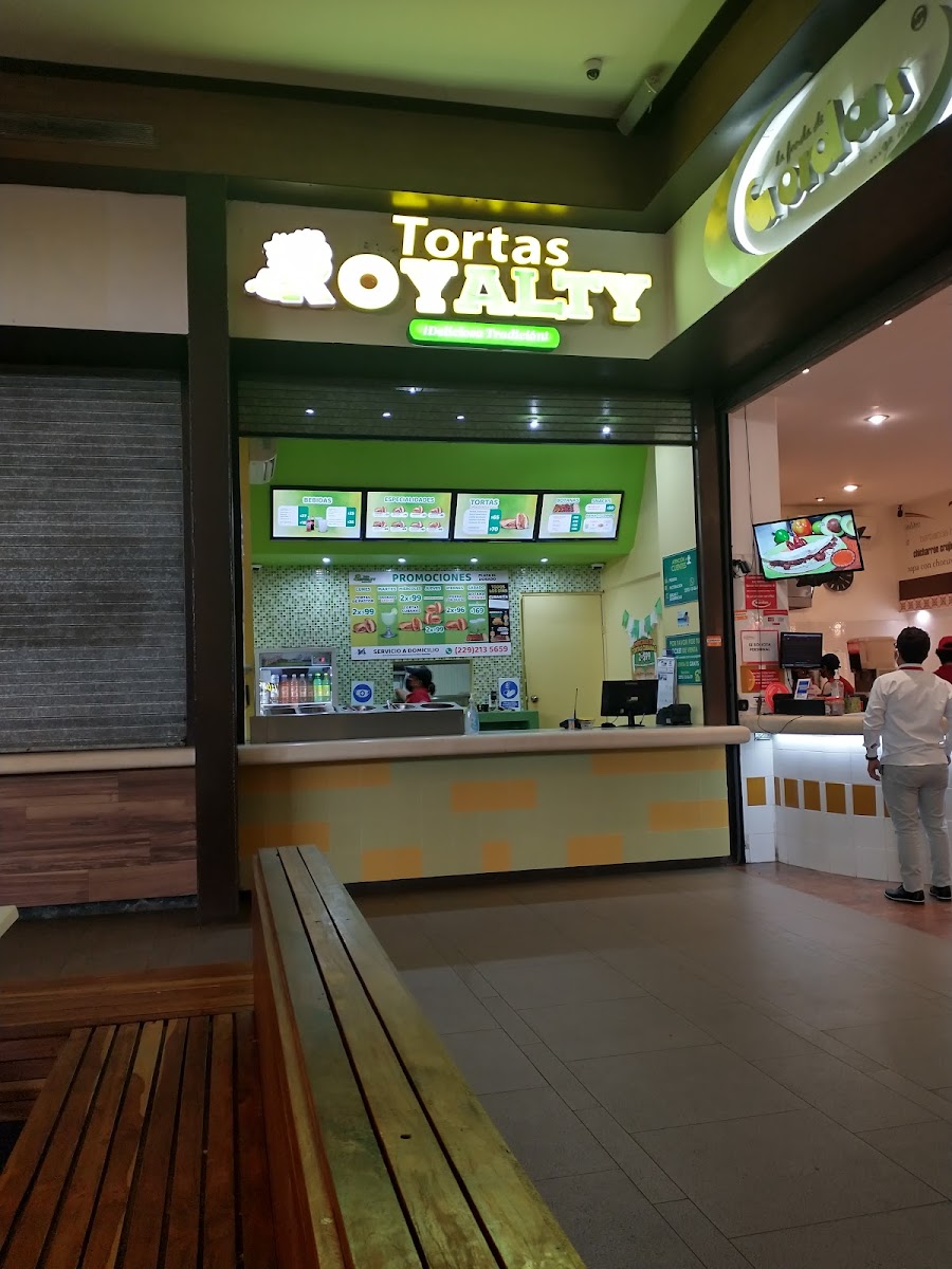 Tortas Royalty Suc. Plaza El Dorado