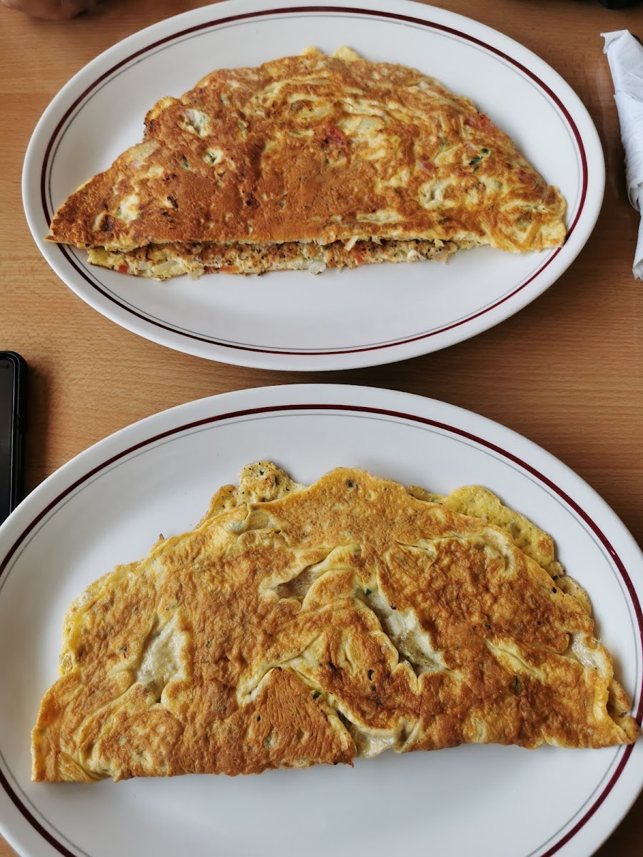 Andrew's Café - 5