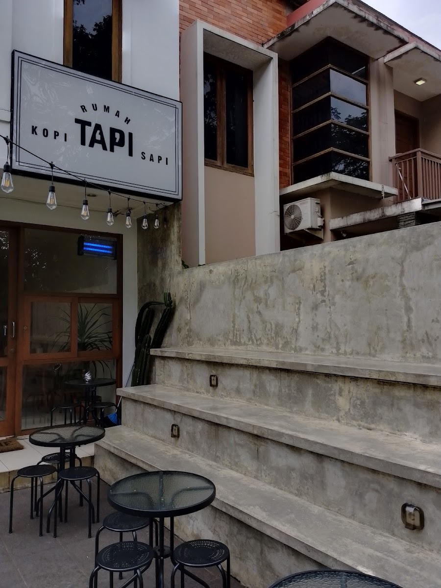 Rumah Tapi Graha Raya Bintaro