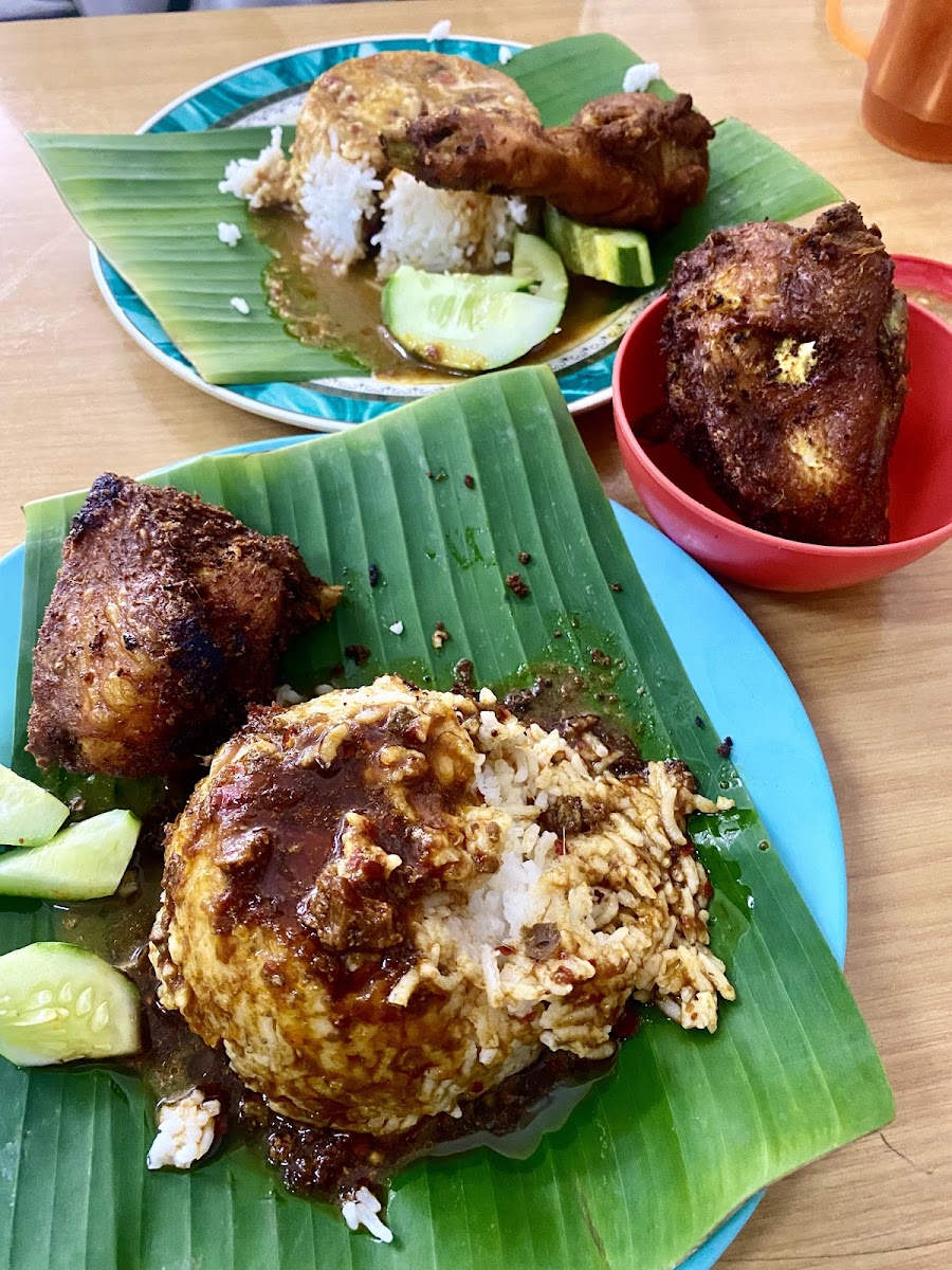 Restoran Zulhaida Nasi Kukus & Tom Yam