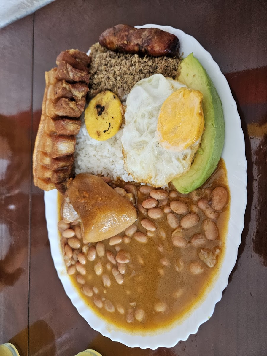 Restaurante Colombiano Sabor & Tradicion
