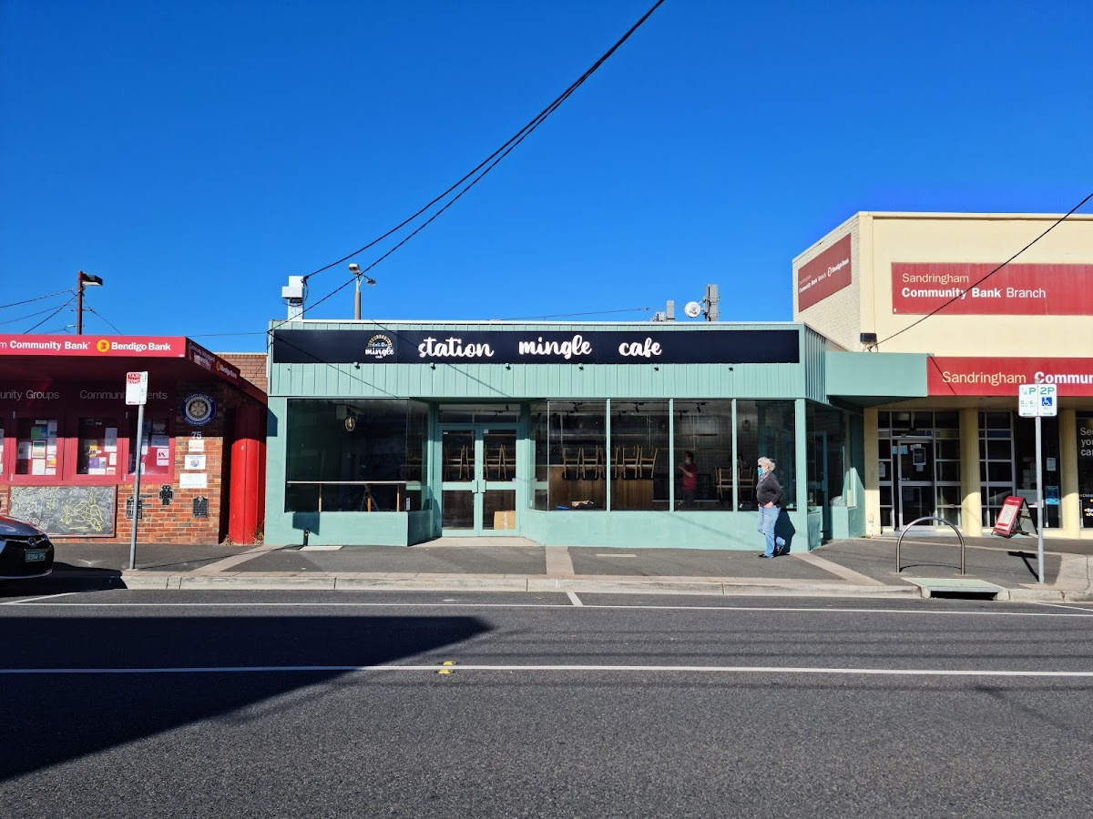 station mingle cafe