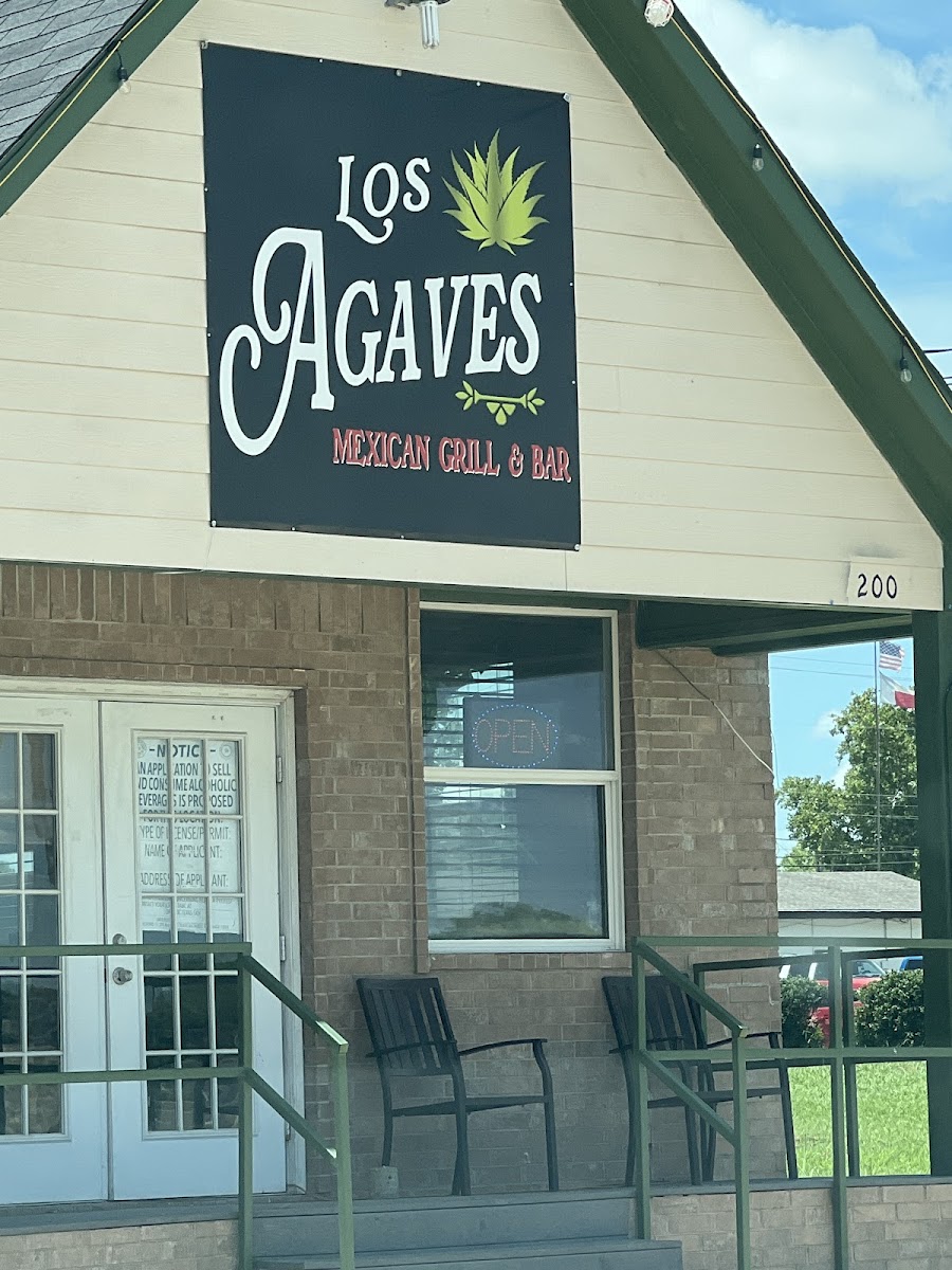 Los Agaves Mexican Grill & Bar