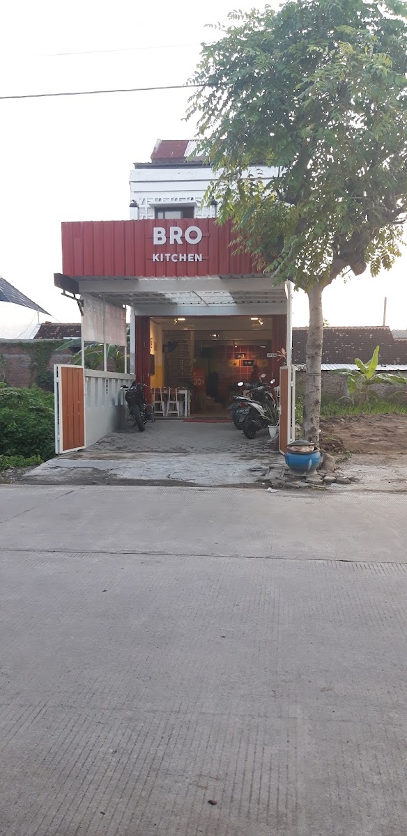 BRO KITCHEN TEMBALANG
