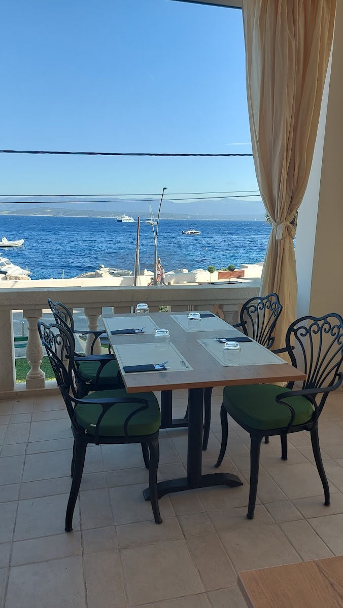 Fameja Steak&Seafood Restaurant