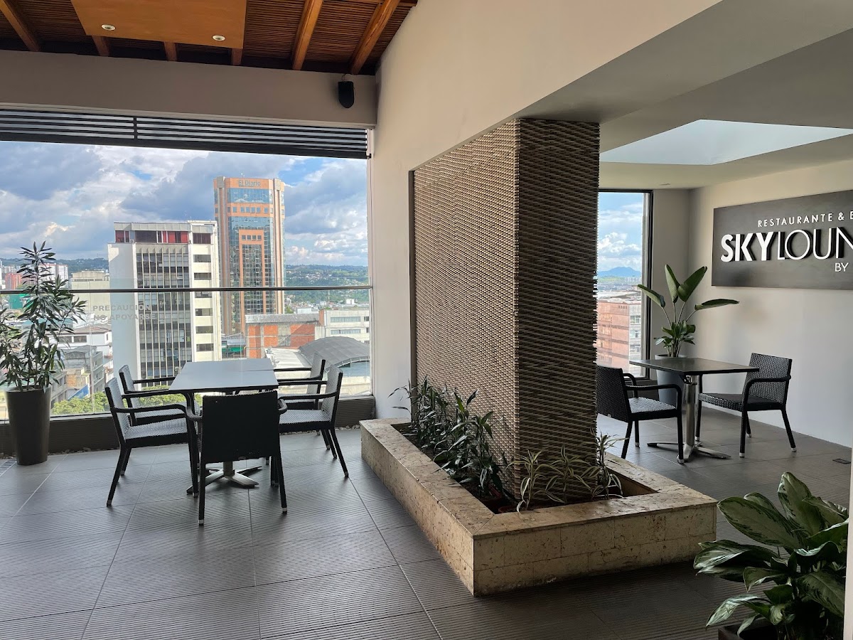 SkyLounge Restaurante & Bar