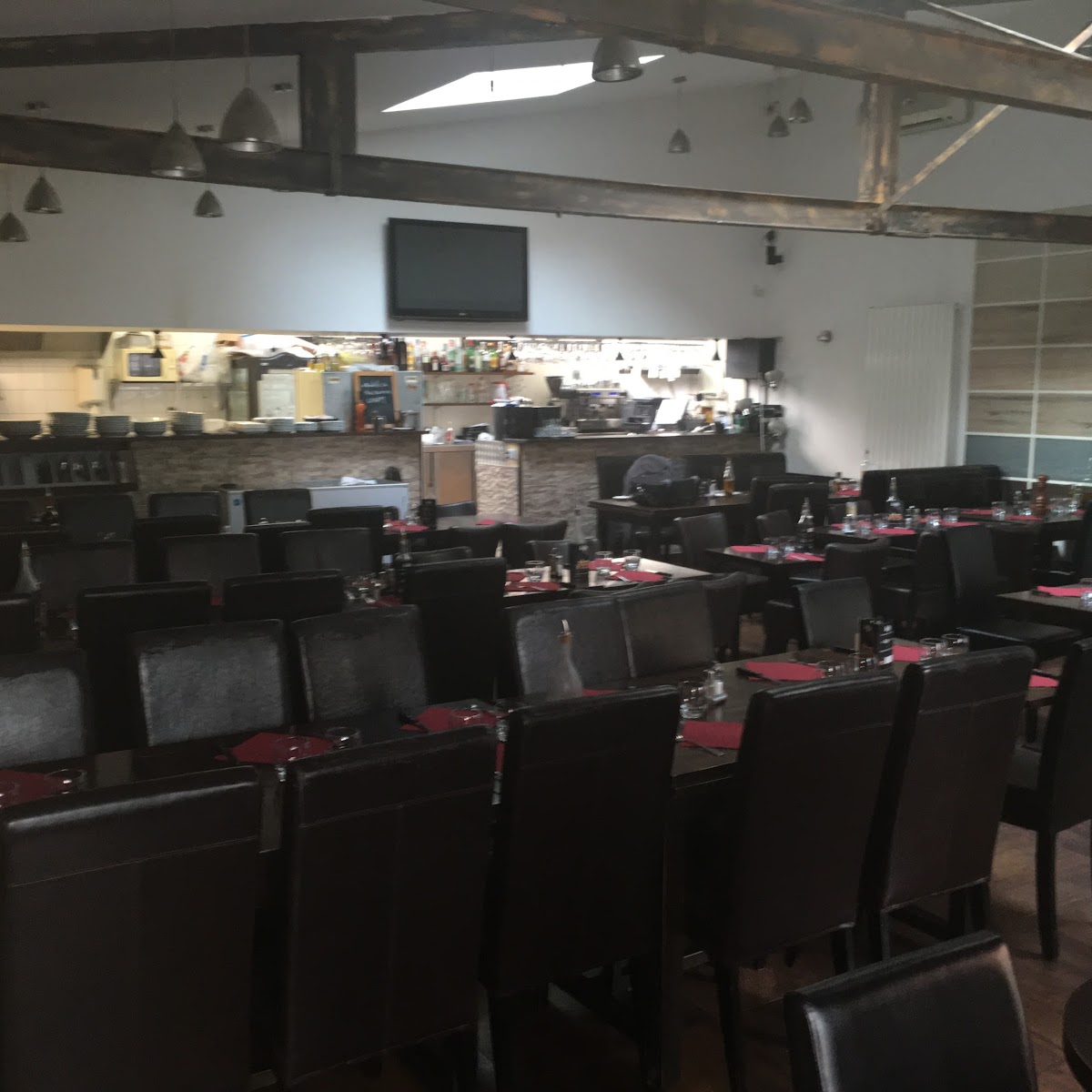 On Dine a la Cheminee