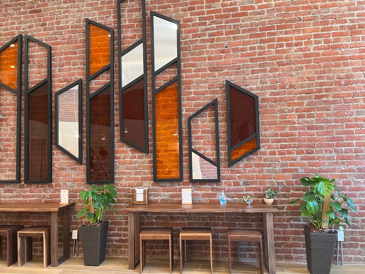 Auzzy the Bear Cafe, Boba Milk Tea, Frozen Yogurt & Smoothie Bar