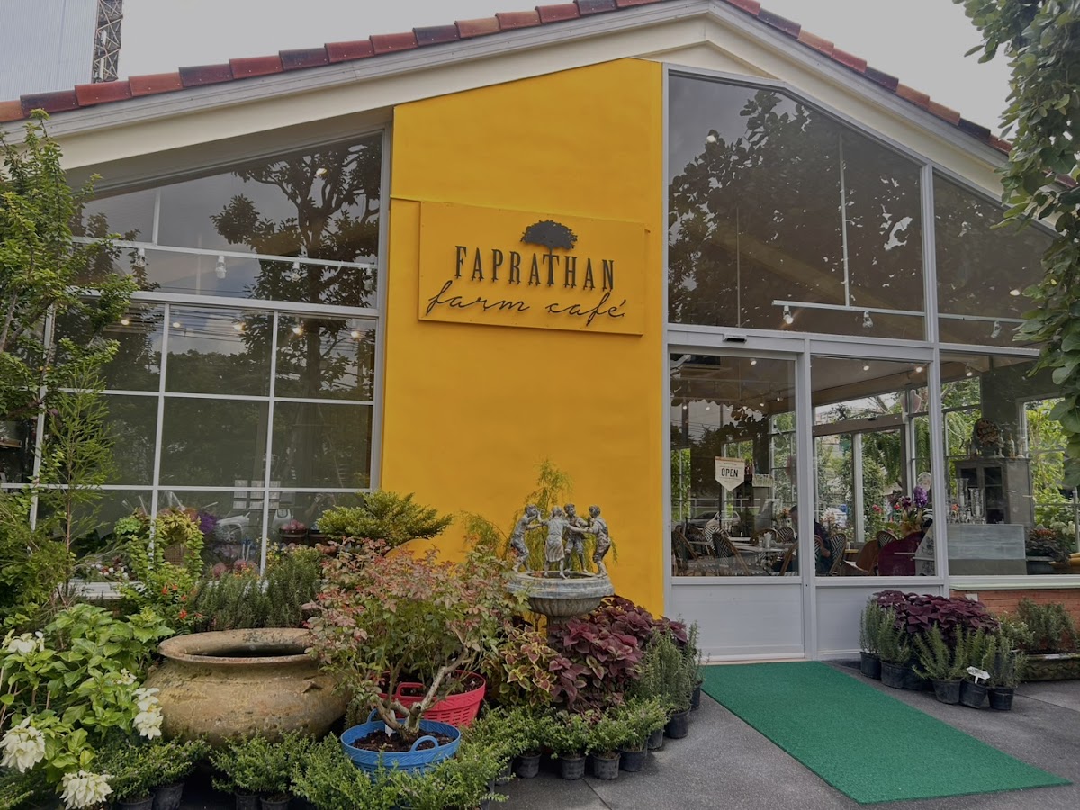 Faprathan Farm Café