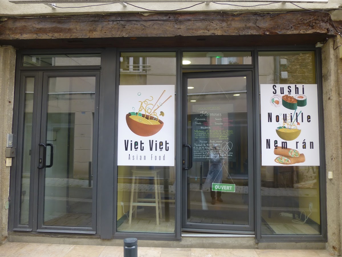 VIETVIET SUSHI NOUILLE NEM