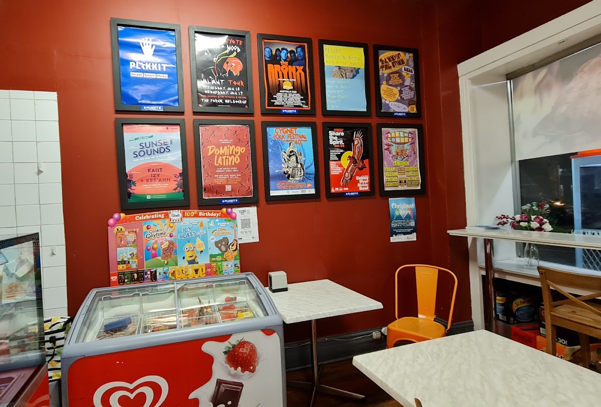 Florentine Pizza and Charcoal Chicken