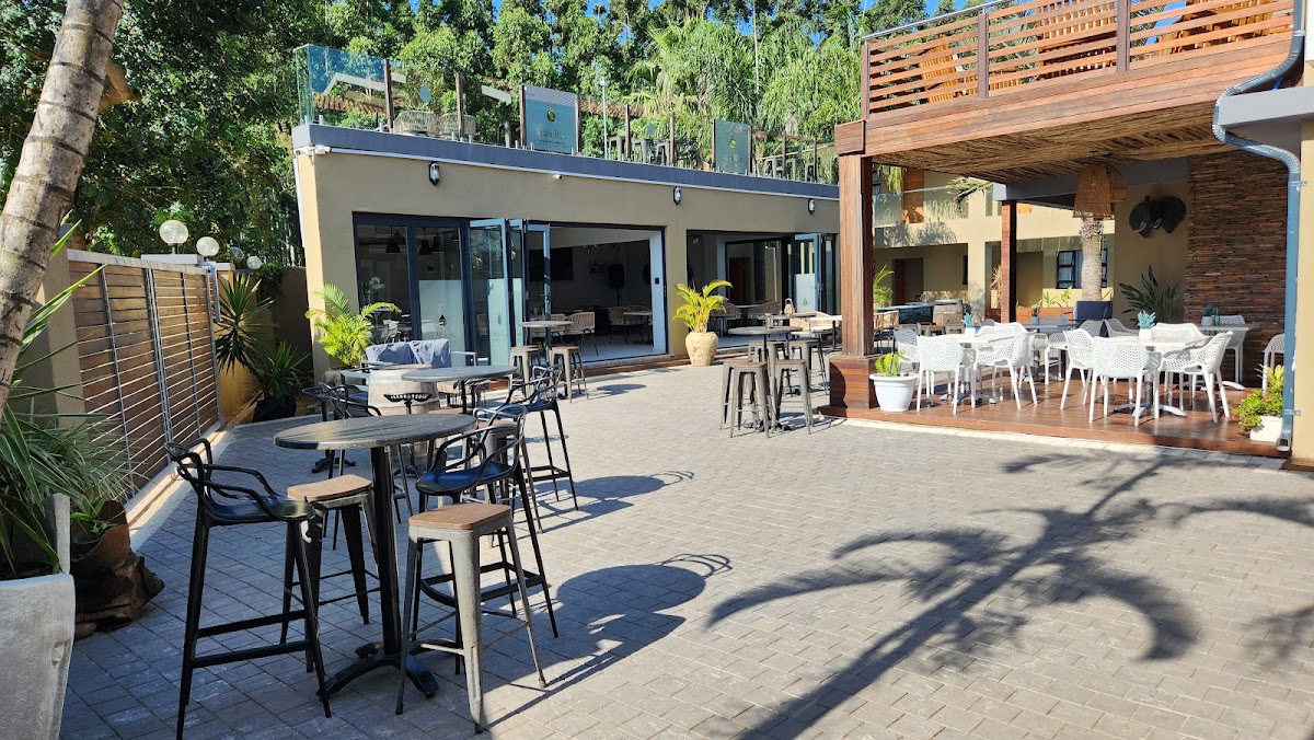 Emanzini guest lounge & accommodation