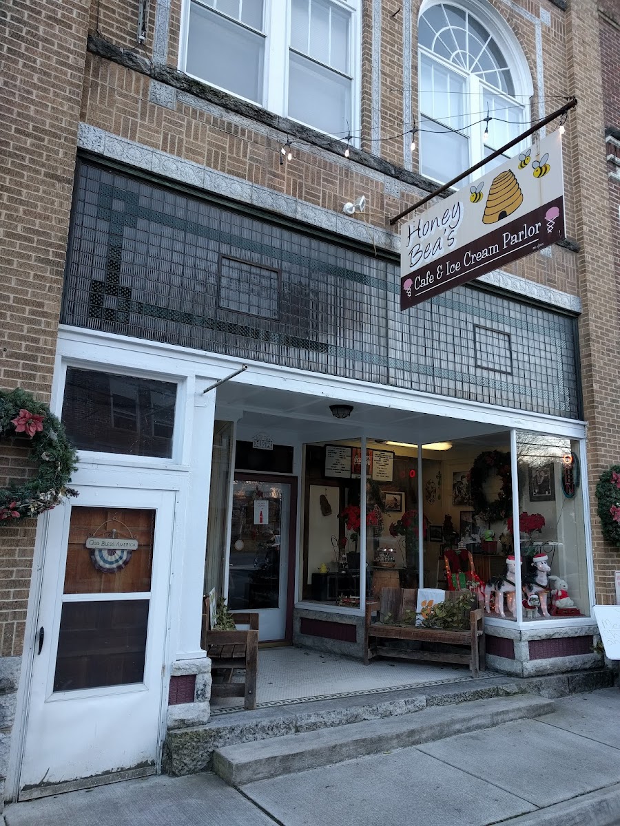 Honey Bea's Cafe & Ice Cream Parlor