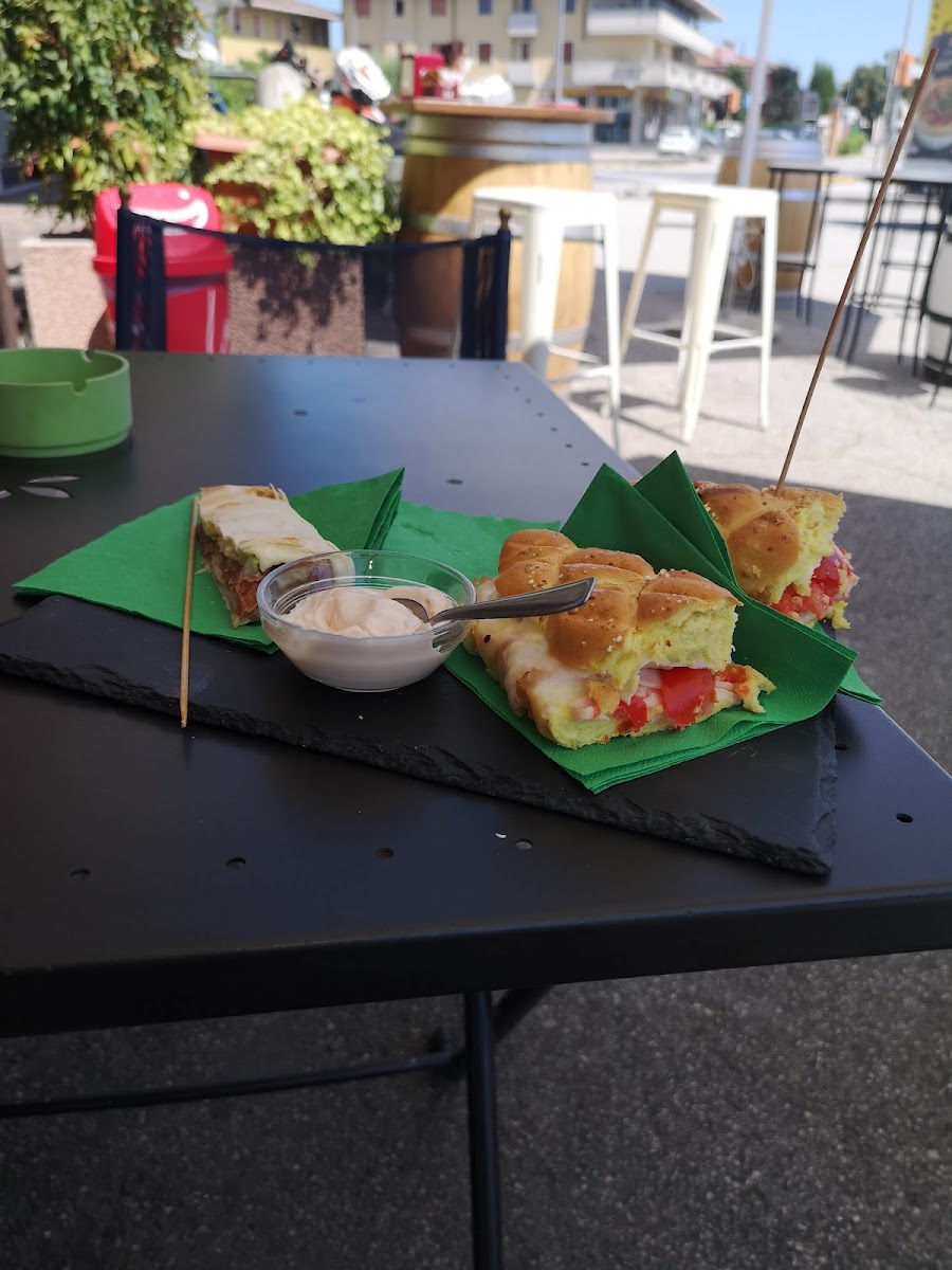 L'incontro Café di Forlan Renato