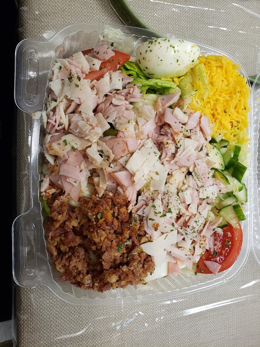 Ref's Southern Cafe & Catering - 9