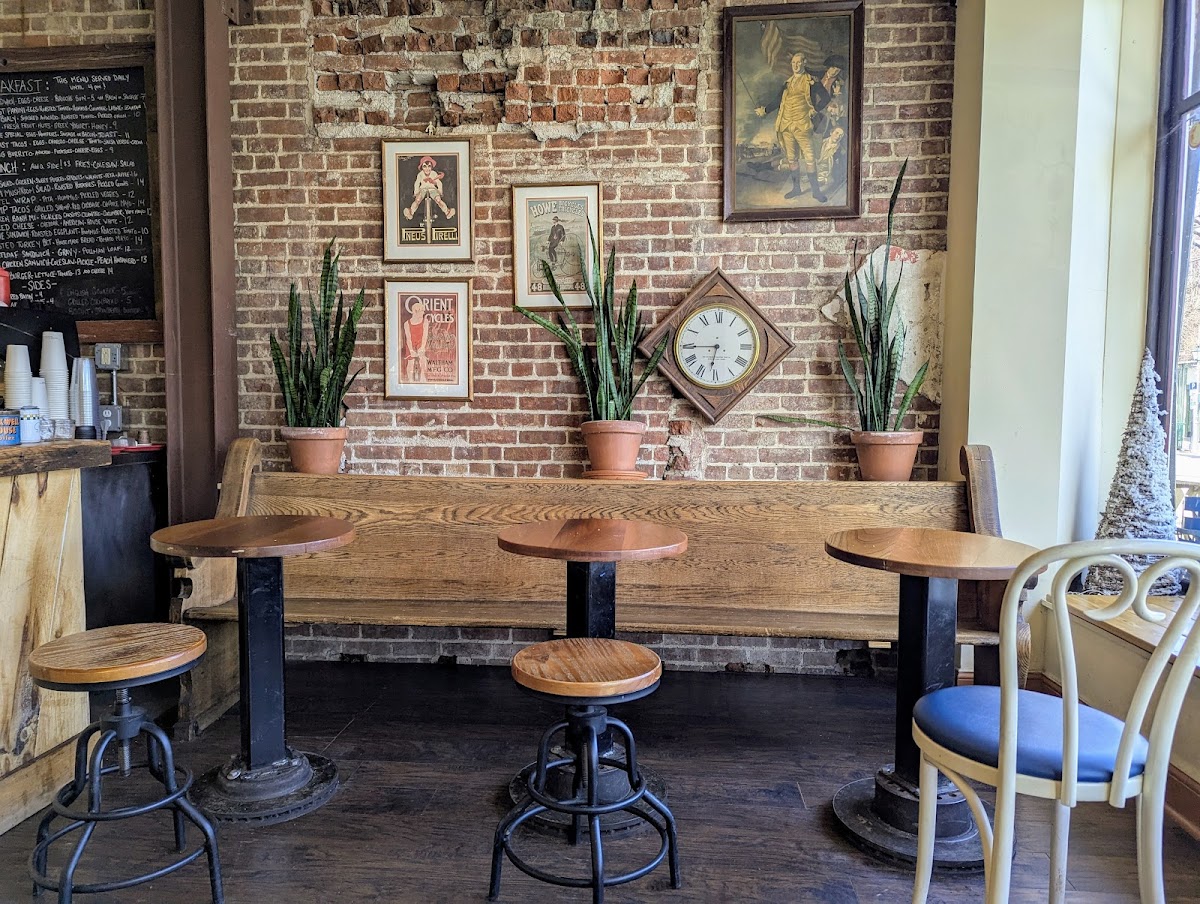 Betty's Snack Bar - 4