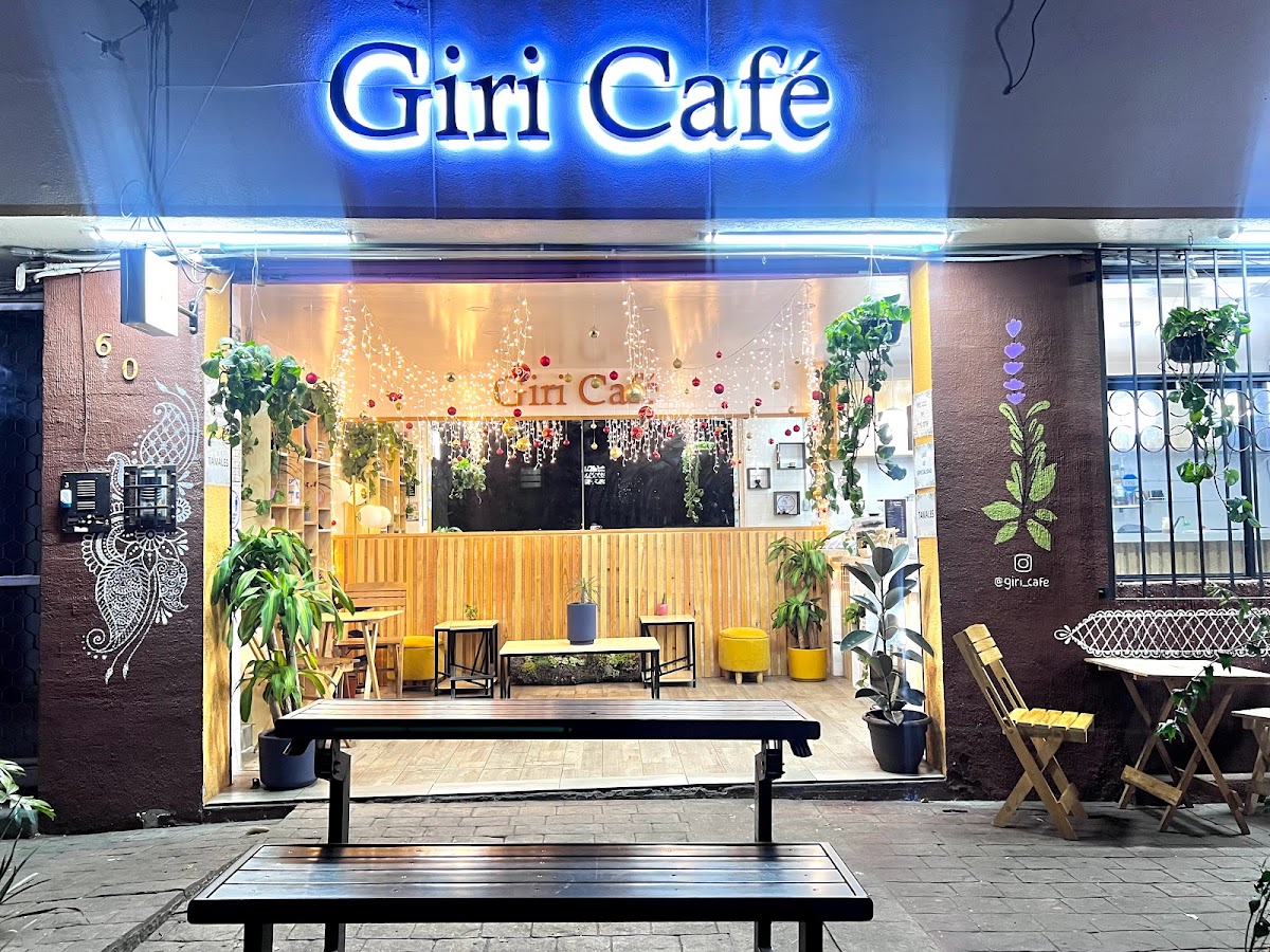 Giri Cafe