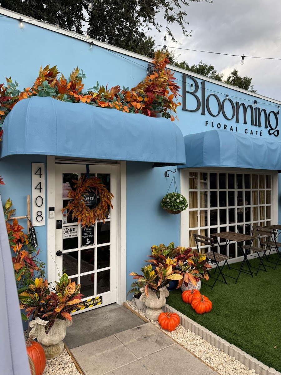 Blooming Floral Cafe