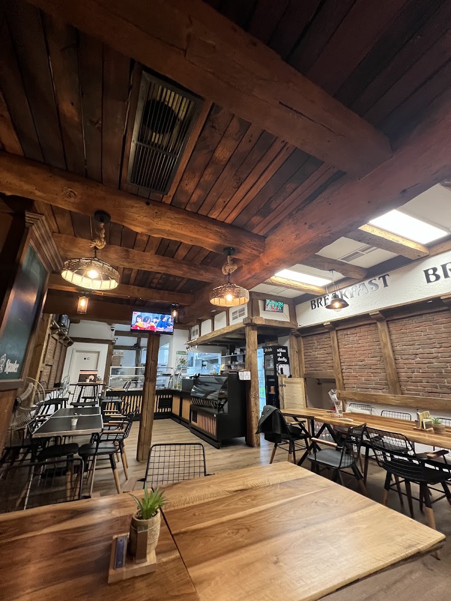 BD Curry House & Pizzaria