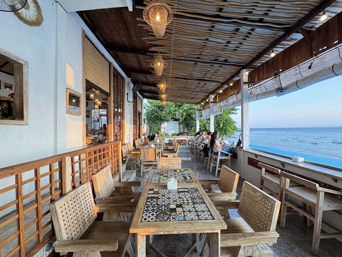 CUP.eL Sunset & Space