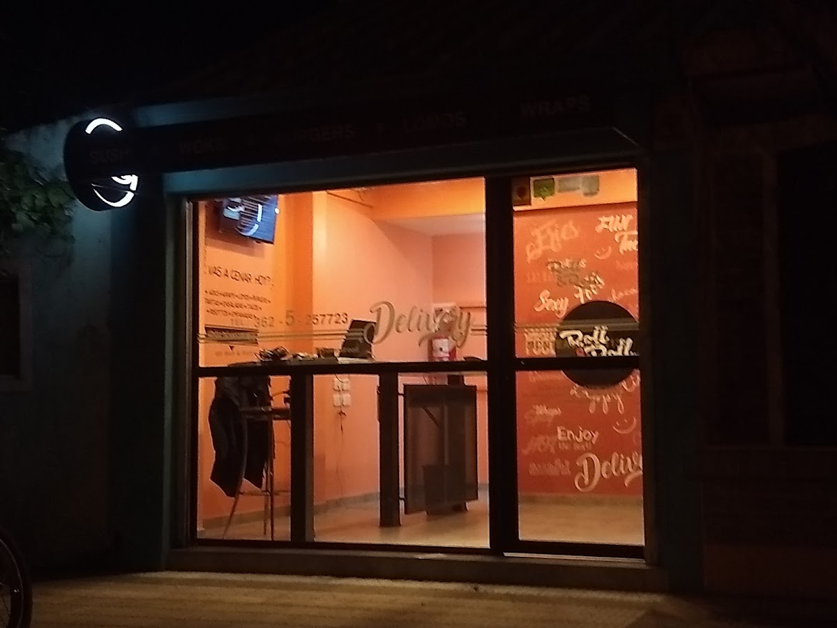 Roll & Roll - Sushi, woks, tacos, burgers, wraps y !