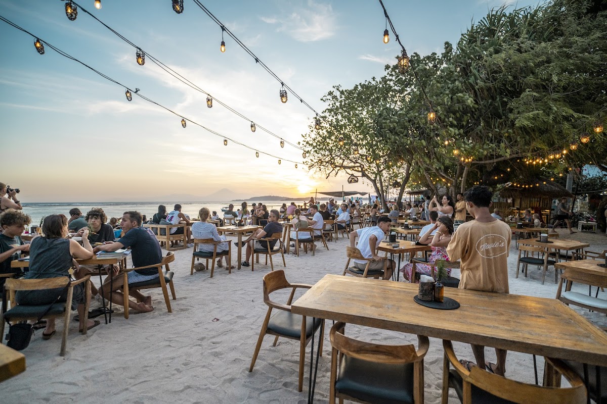 Mowie's Gili Air , Bar and Bungalows