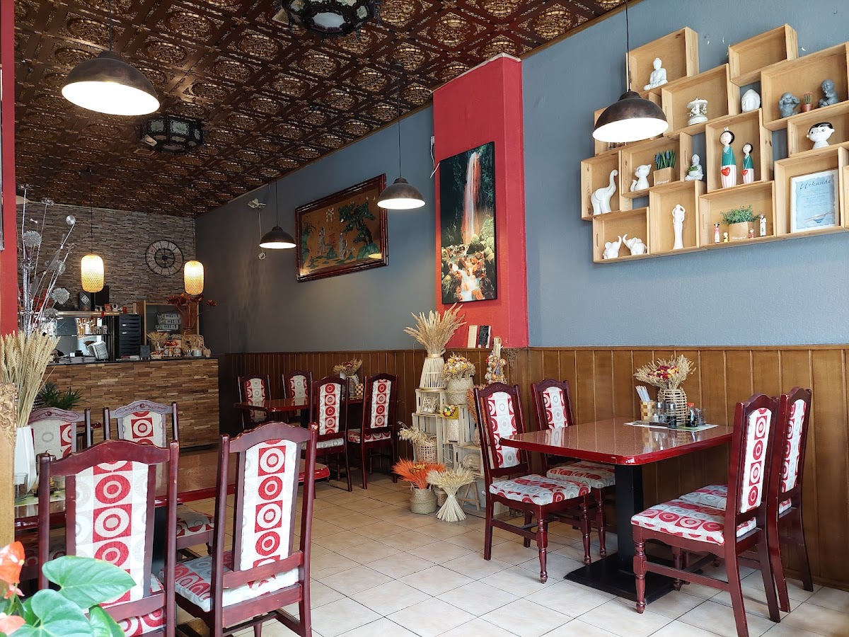 Mahn Diep Asia Bistro