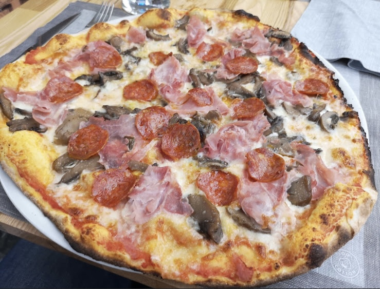 Bar Pizzeria La Perla