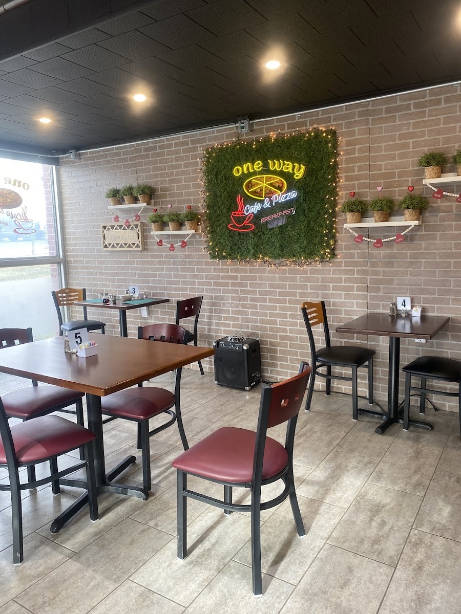 ONEWAY Cafe and Pizza