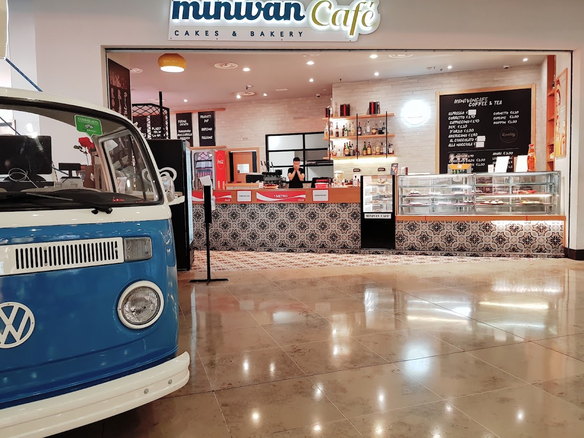 Minivan Cafe'