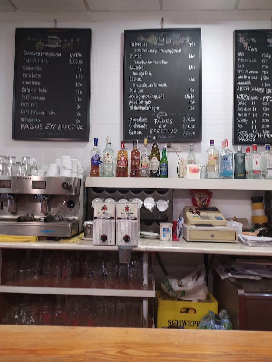 Cafetería La Puerta Sol - 4