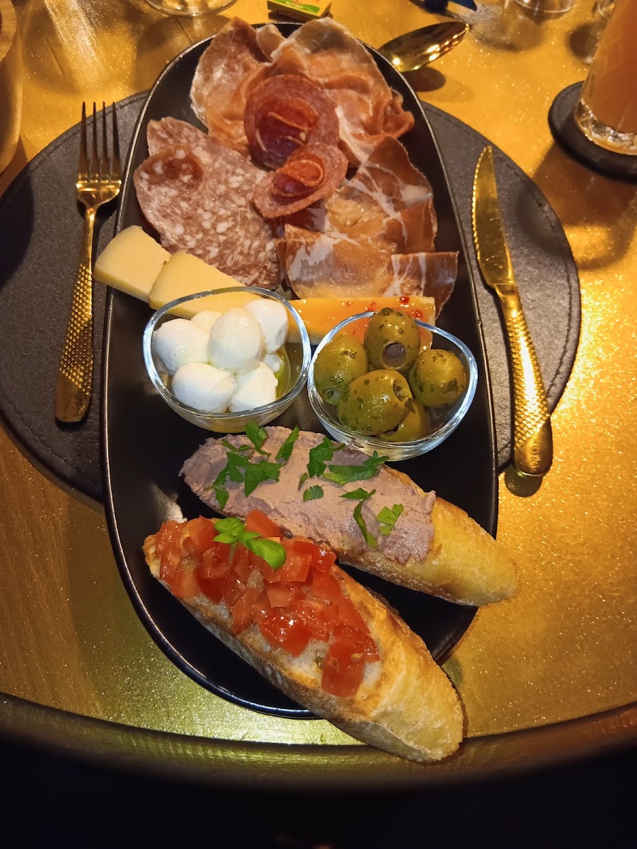 Kaz's Cafe - 6