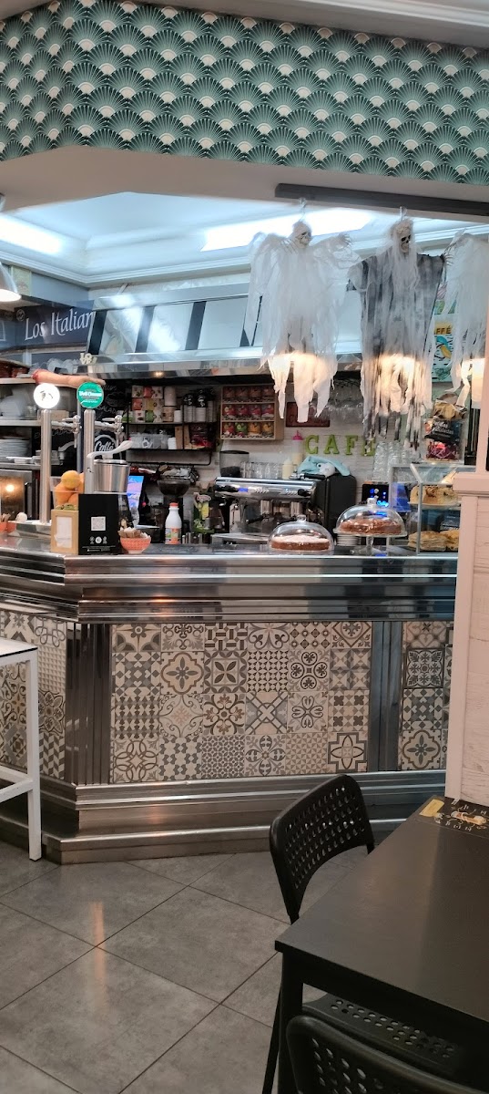 Caffe & Cafe - 4