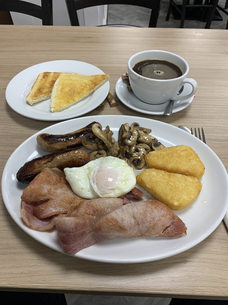 Porky's Cafe T/A The Munch Up - 9