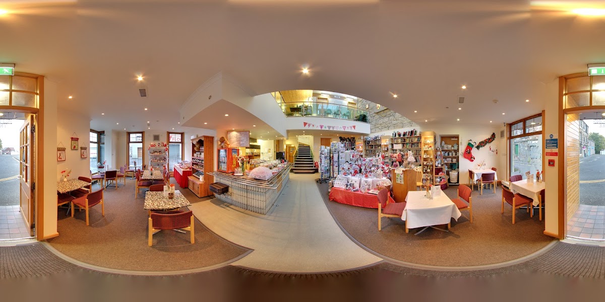 Almond Tree Book & Coffee Shop - 3