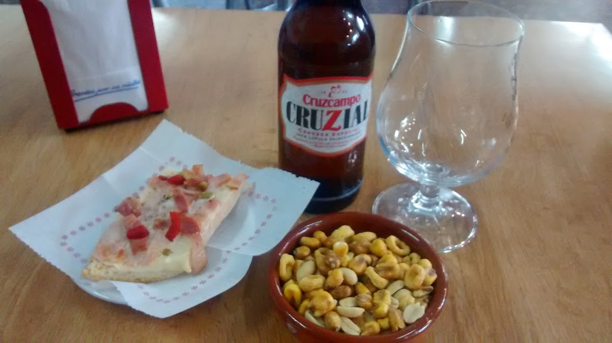 Cafetería CCR. Cabral - Becerreira 145 - 4