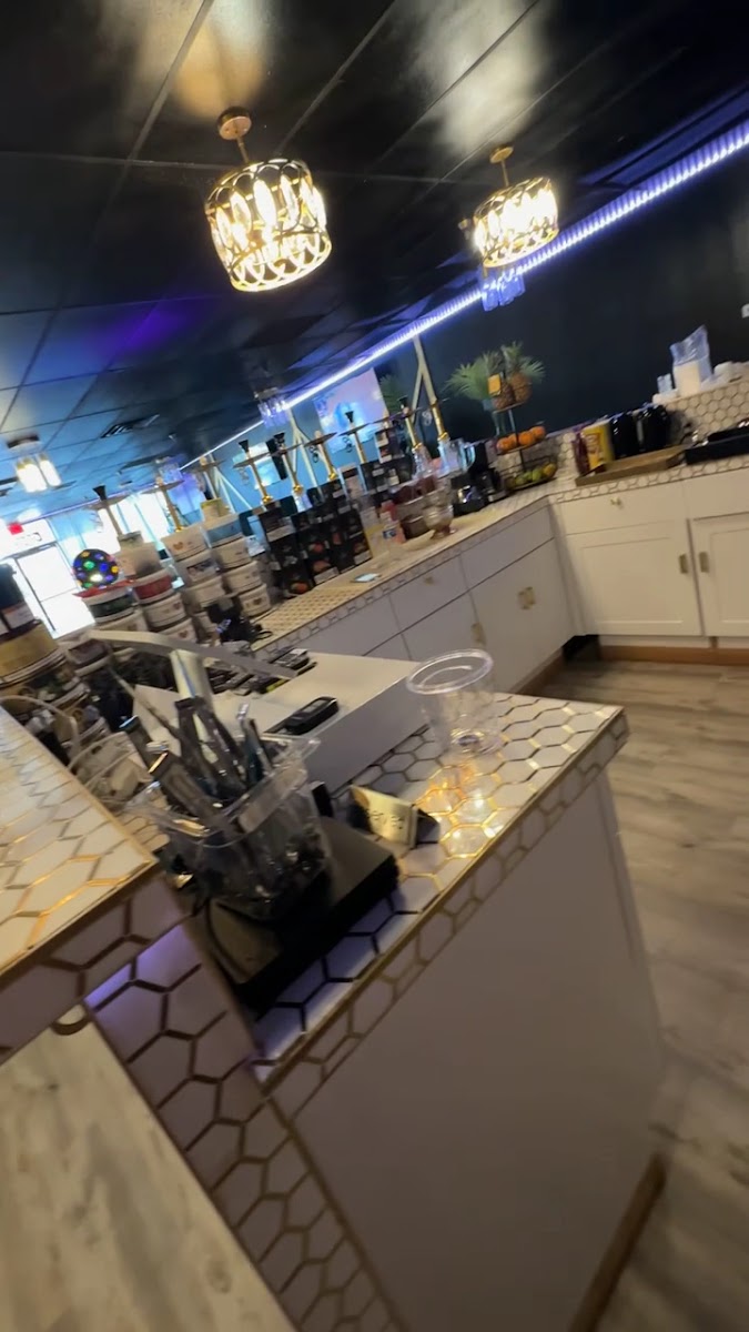 OMG CAFE' ,RESTURANT AND HOOKAH - 7