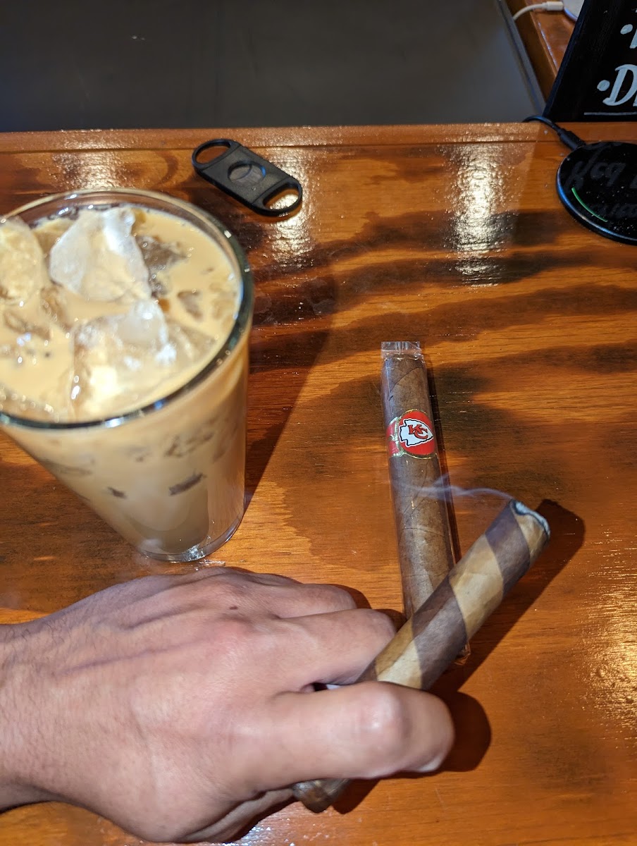 Classic Blends Cigar & Coffee Lounge - 10