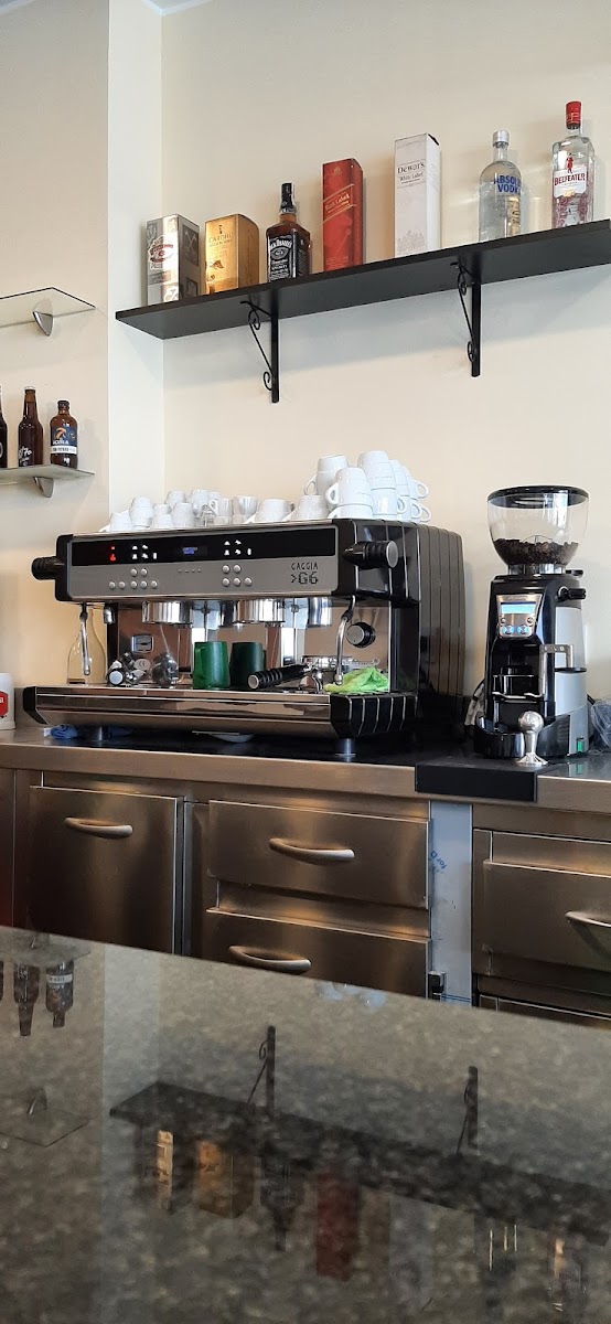 Montse Cafeteria - 3