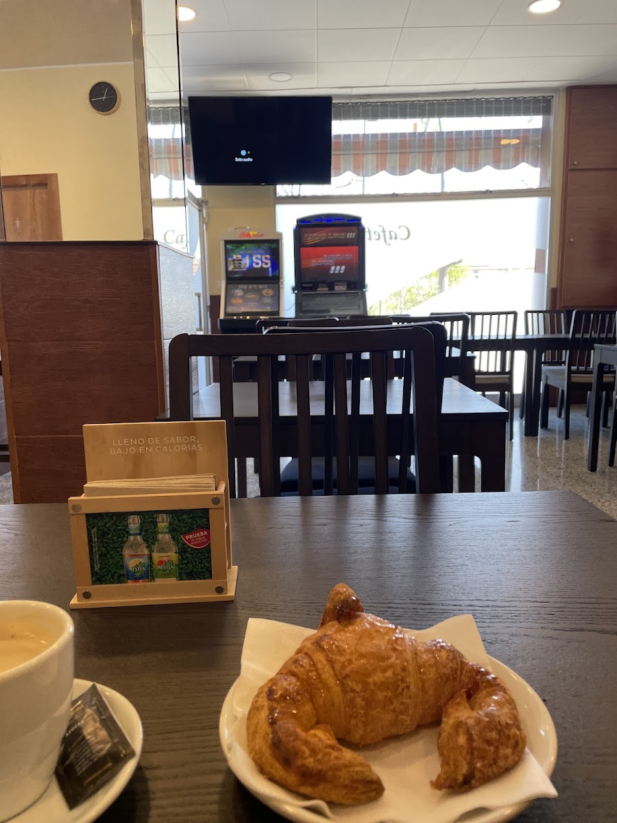 Montse Cafeteria - 6