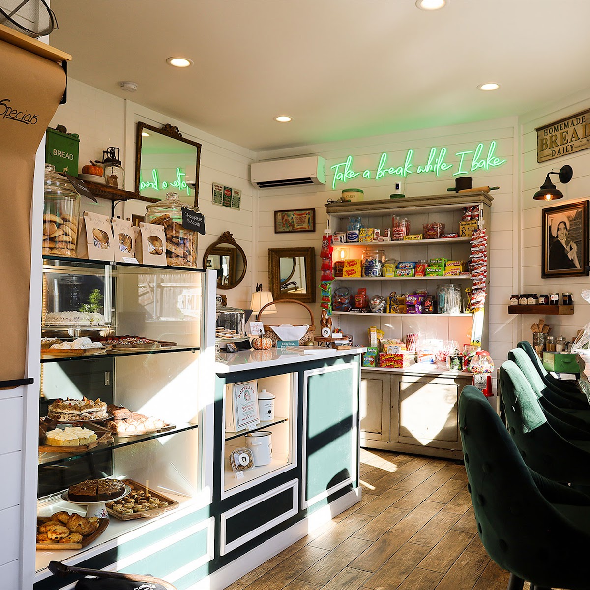 Elise's Niece's Cafe - 4