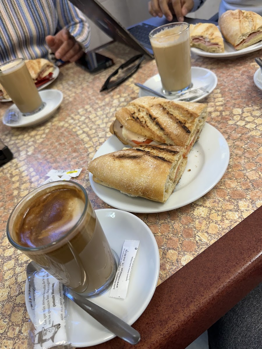 Cafeteria Maritimo - 10