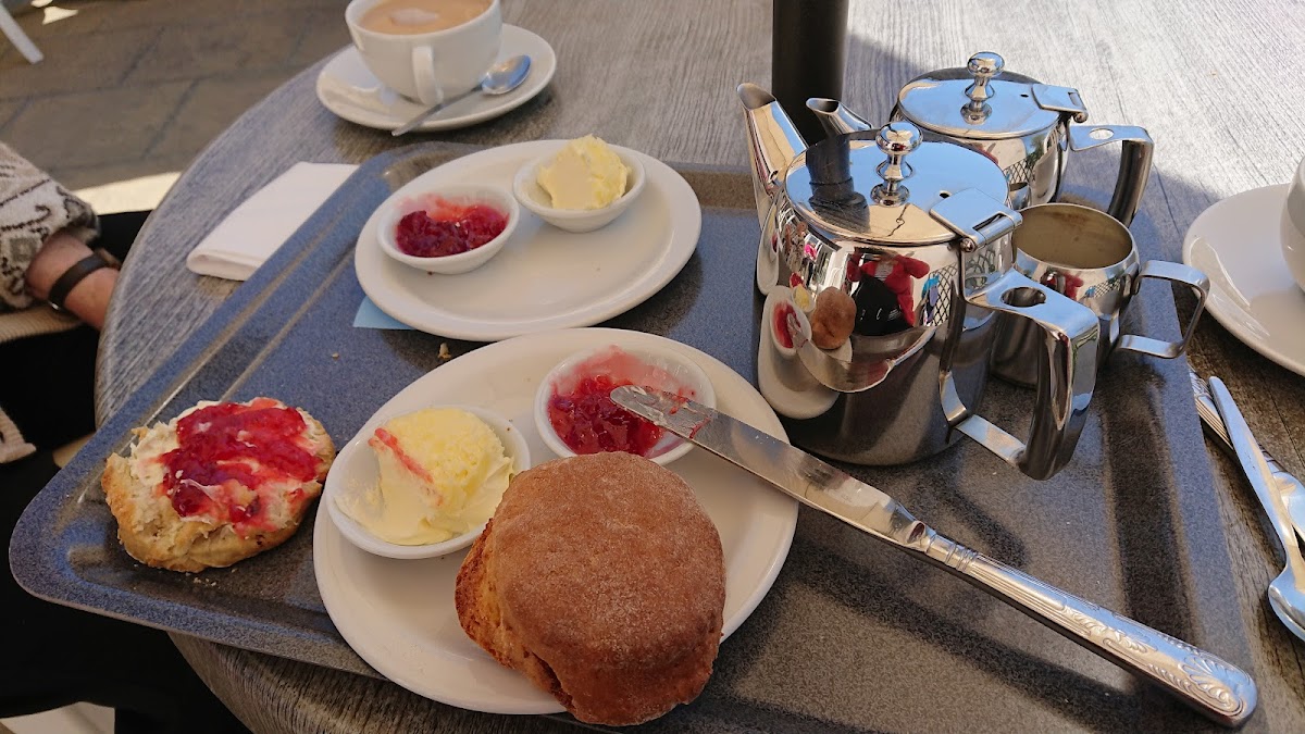 Café Monet - 8