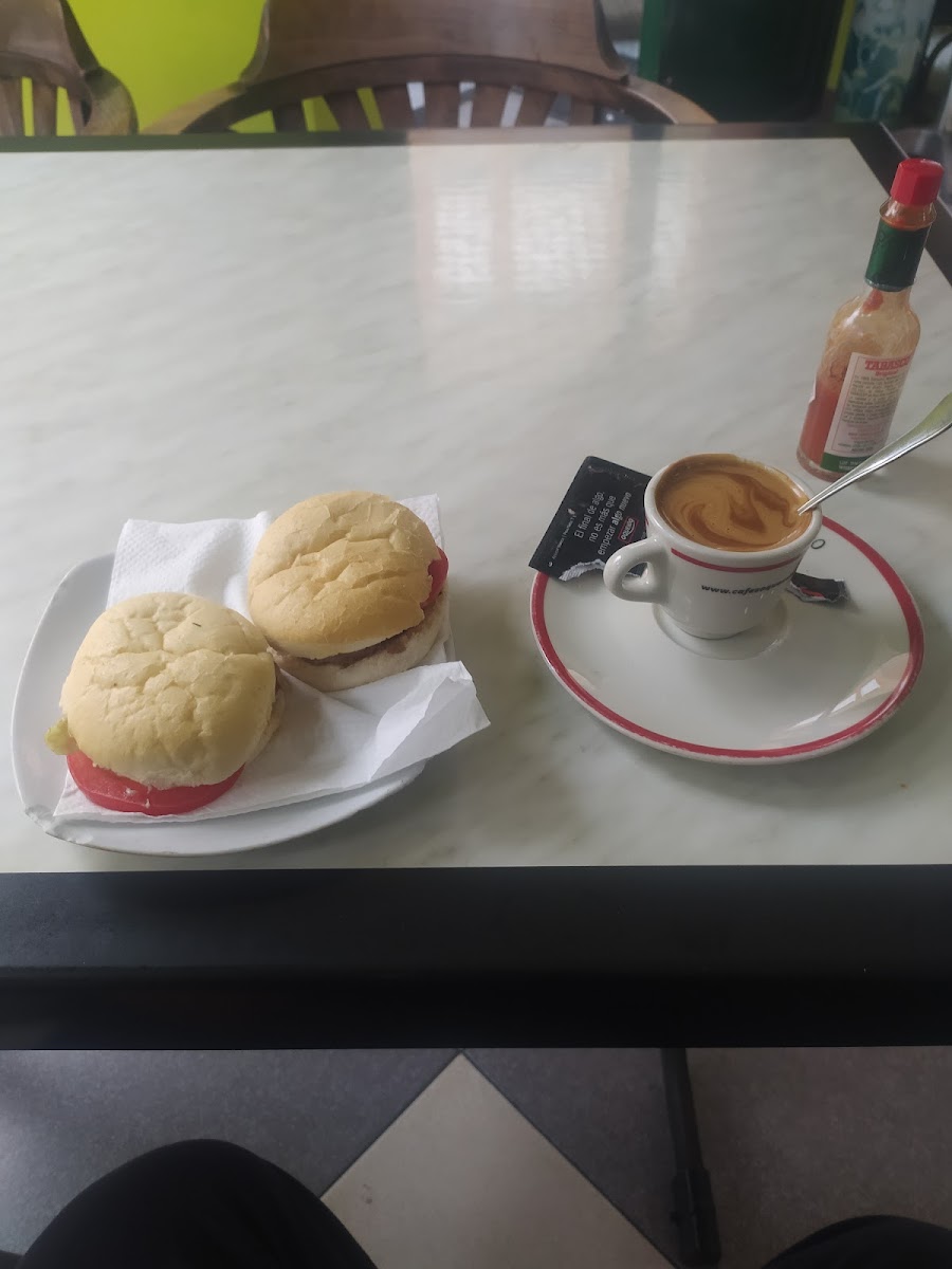 Cafeteria Chocolateria Arguelles - 5
