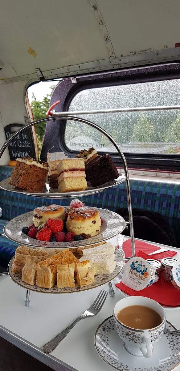 Drake Teas On The Bus - 5