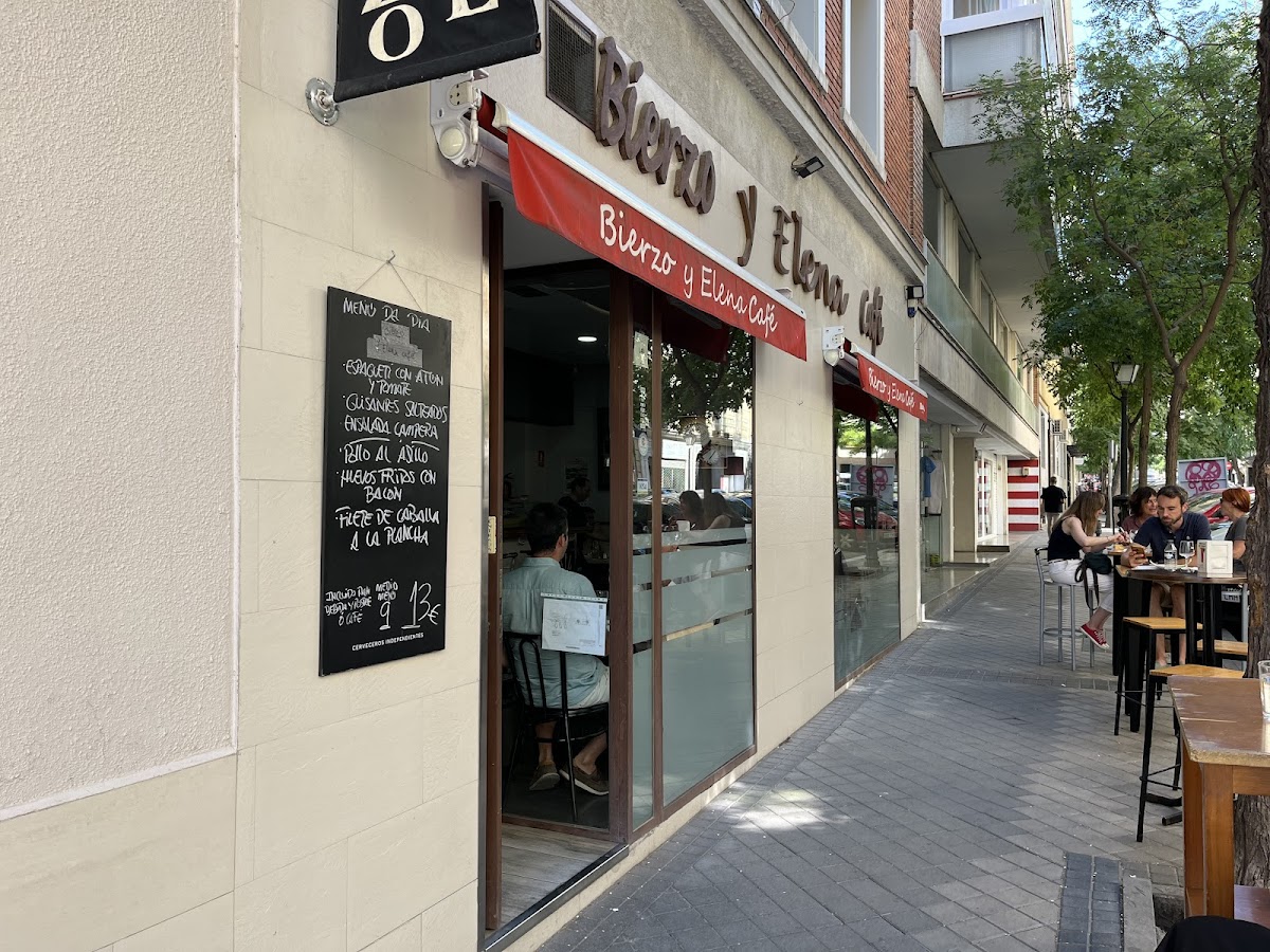 Bierzo y Elena Café