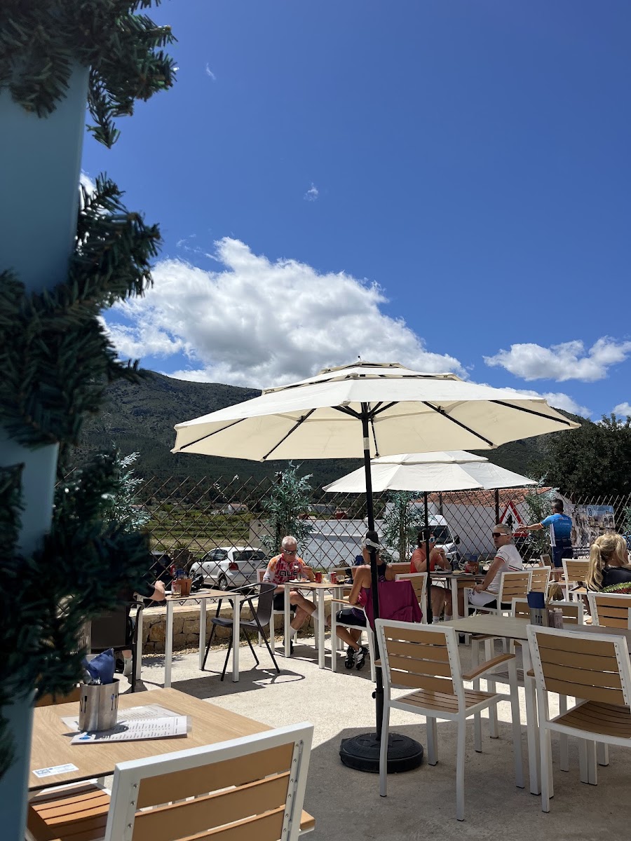 Blanca Bikes - Base Camp Cafe & Bike Rental